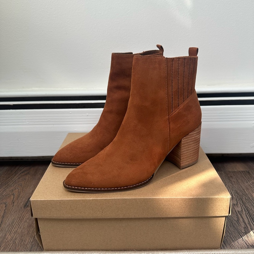 Steve Madden Brown Suede Ankle Boots with Chunky Heel